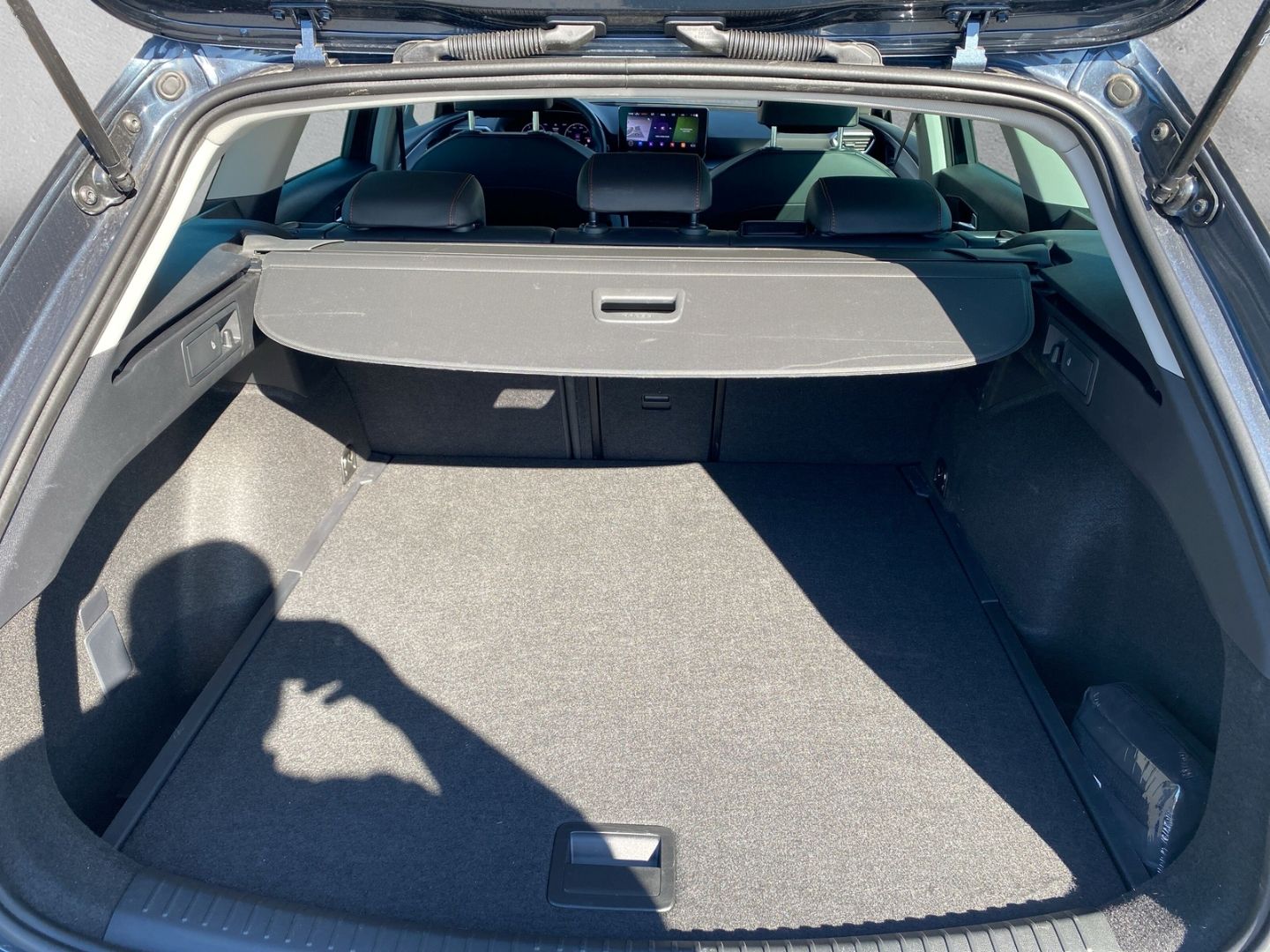 Fahrzeugabbildung SEAT Leon Sportstourer FR 2.0 TDI EU6d Navi Digitales