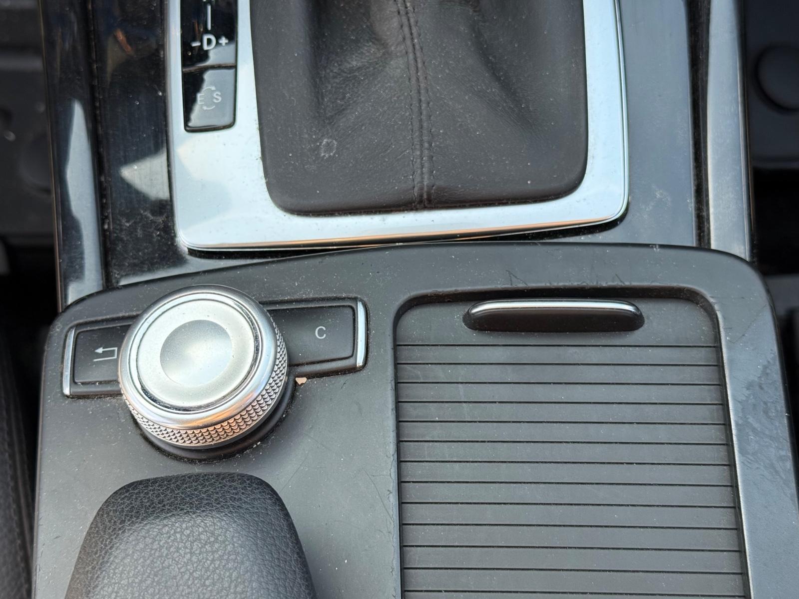Mercedes-Benz E200 2010 — photo 15