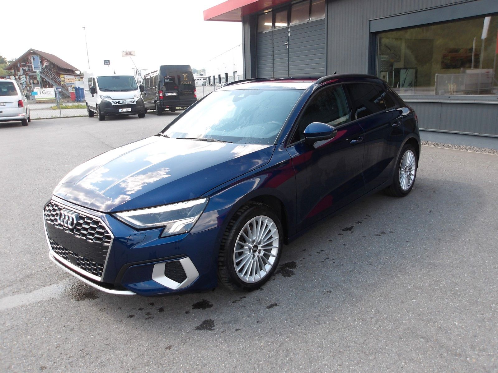 Audi A3 Sportback 35 TFSI advanced EXP € 16990.--