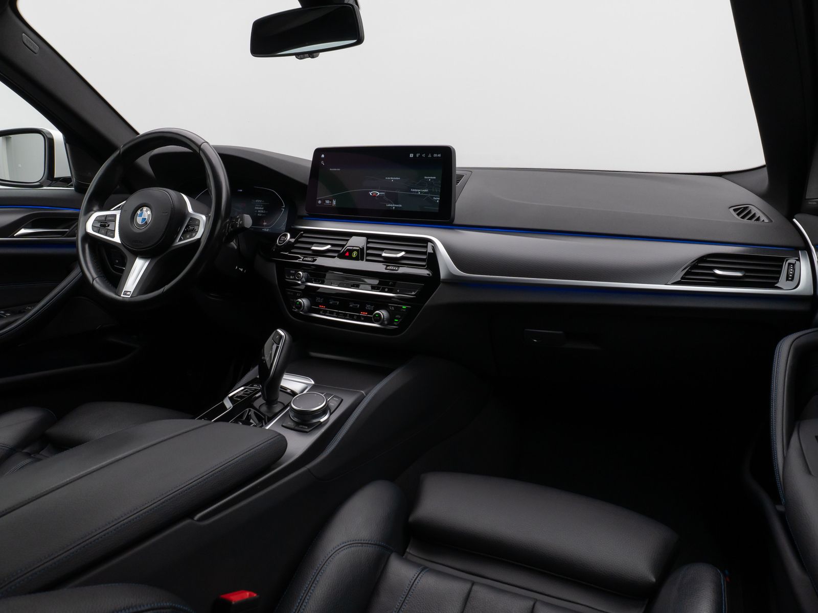 Fahrzeugabbildung BMW 530d M Sport Kamera HUD DAB H/K Komfort Alarm