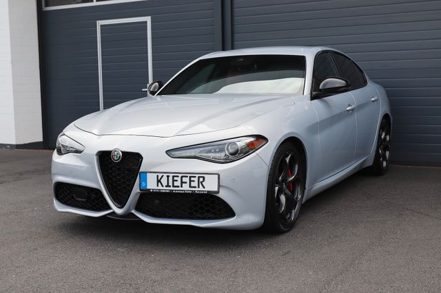 Alfa Romeo Giulia 2.0 Ti Sport/LED/ABSTANDSTEMP/TTW/SHZ/R19