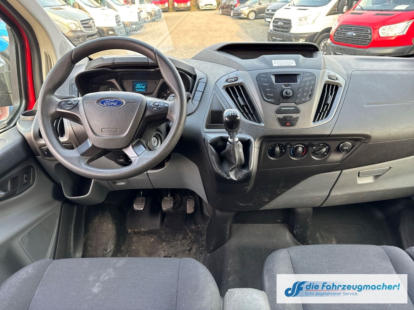 Fahrzeugabbildung Ford Transit Custom Kombi 300 L1 2.2 TDCi *1889 *EXPO