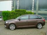 Skoda Rapid Spaceback Joy Automatik/Xenon/PDC/2.Hd - Skoda Rapid in Hannover