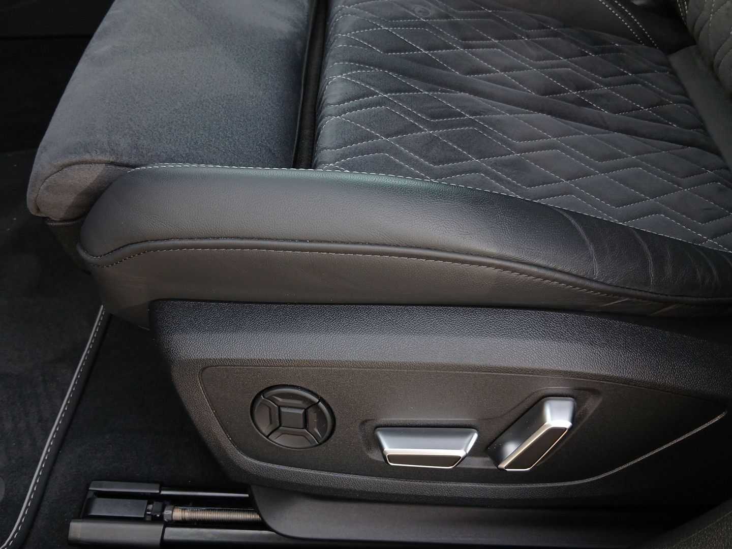Audi S6 - Bild 27