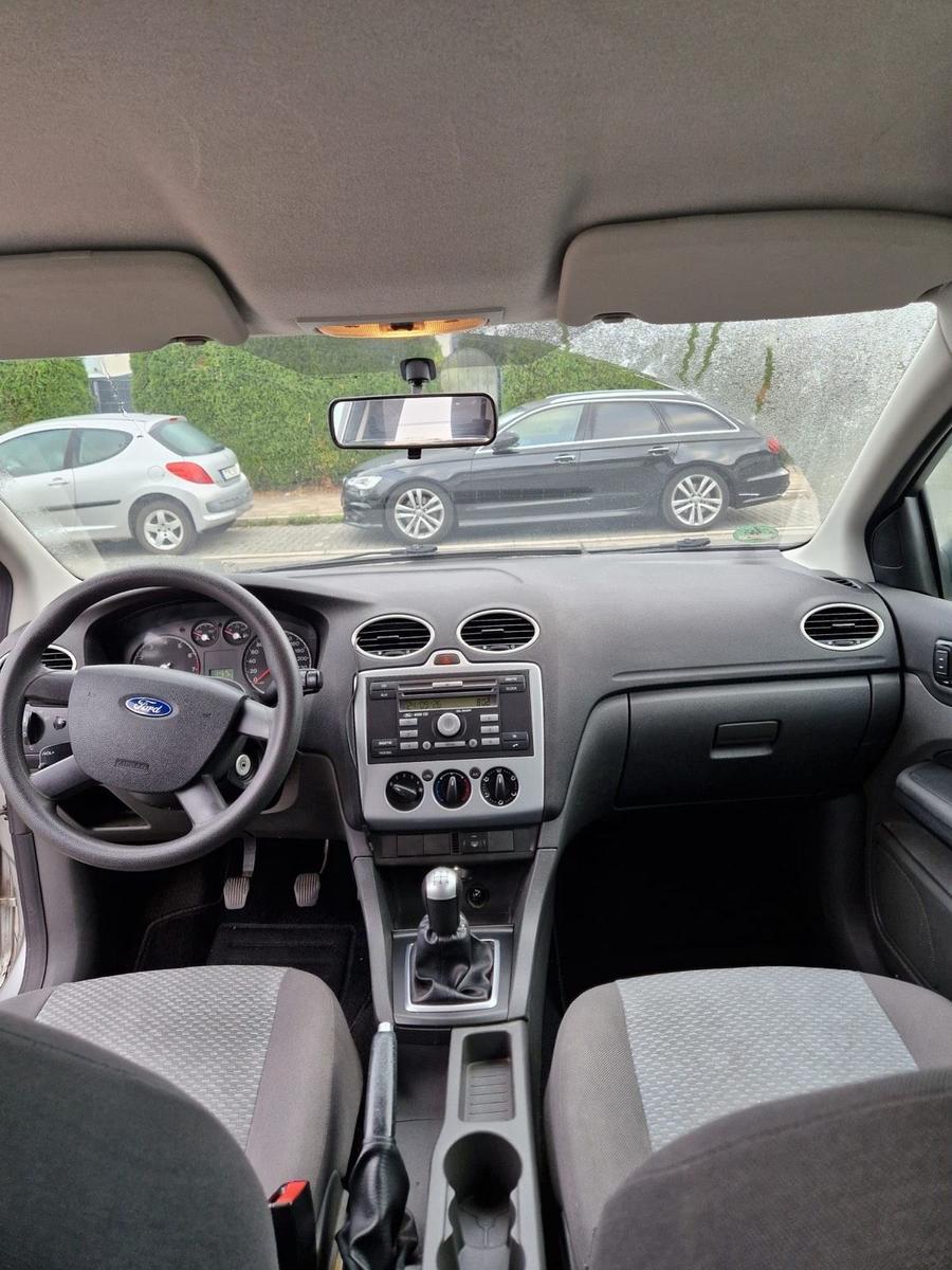 Ford Focus 2006 — photo 11