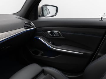 Fahrzeugabbildung BMW M340d xDr Tour HUD ACC Kamera 360° Pano HiFi