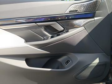 2025 BMW M5 — миниатюра 19