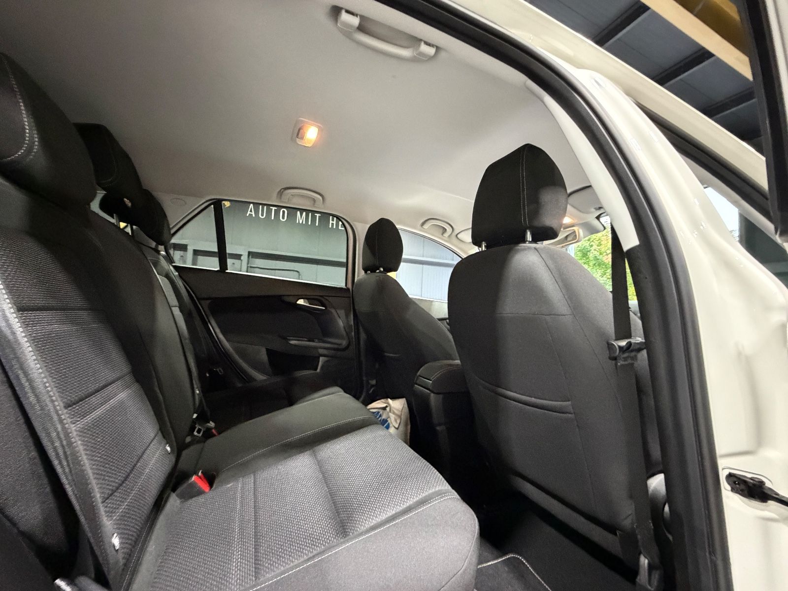 Fahrzeugabbildung Fiat Tipo/AUTOMATIK/LED/NAVI/KAMERA/SHZ