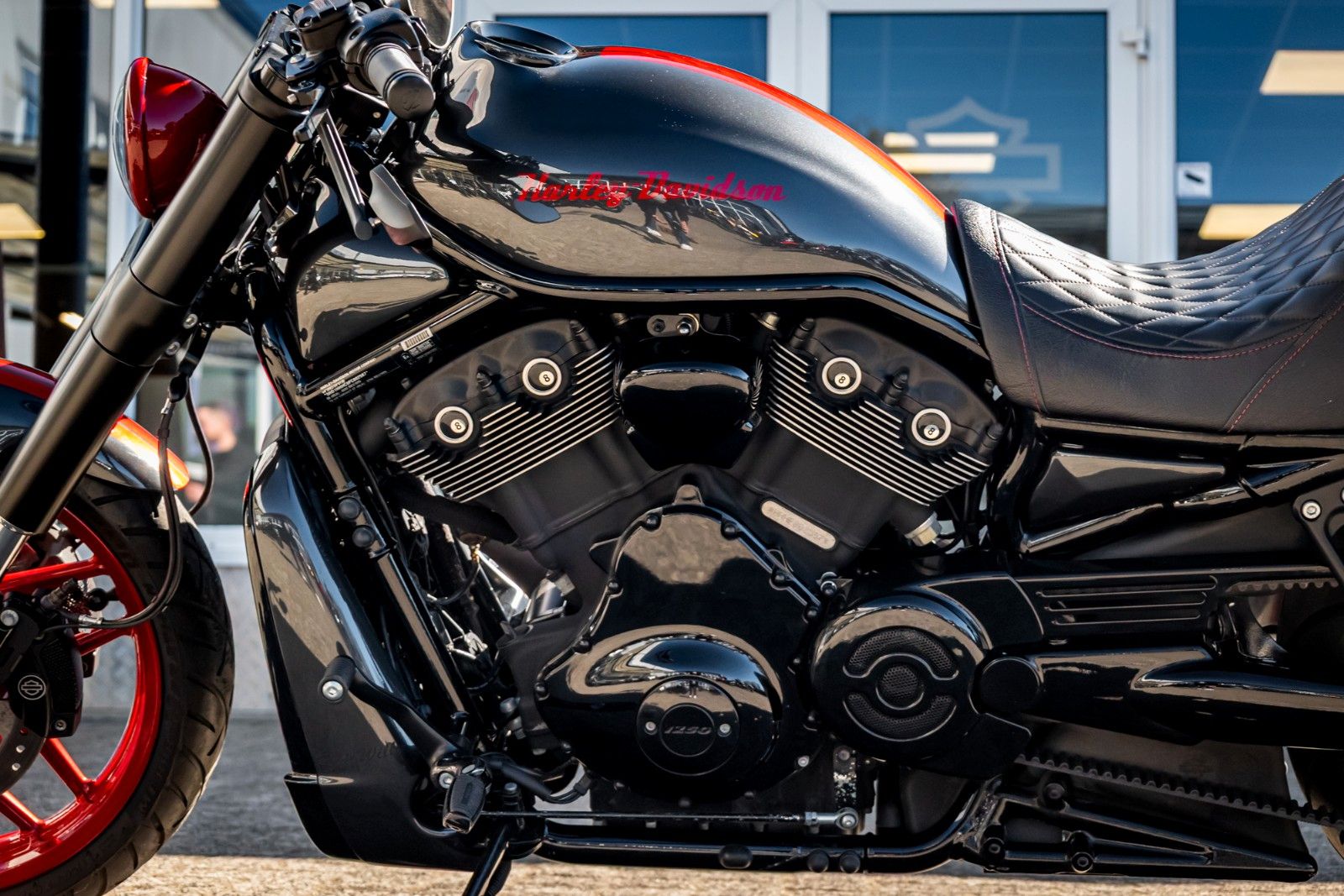 Fahrzeugabbildung Harley-Davidson VRSCDX Night Rod Special- Airride - Remus -