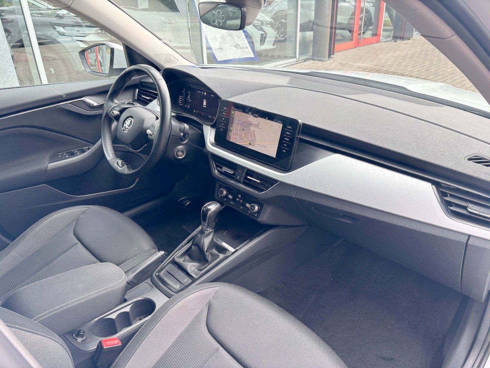 Fahrzeugabbildung SKODA Kamiq Tour 1.0 TSI +DSG +AHK +Kamera +Navi