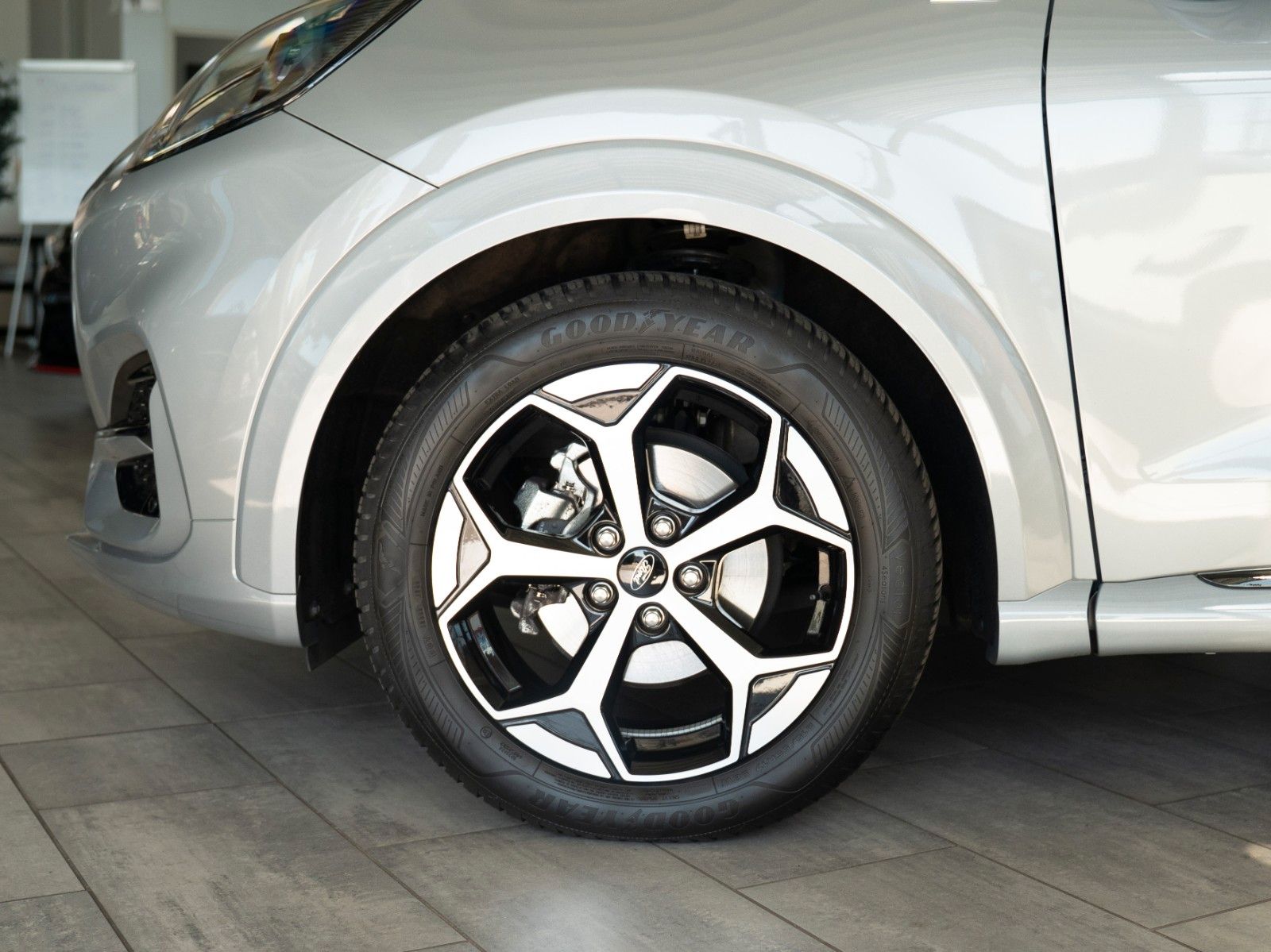 Fahrzeugabbildung Ford Puma ST-Line PANO/SITZHEIZUNG/NAVI/LED