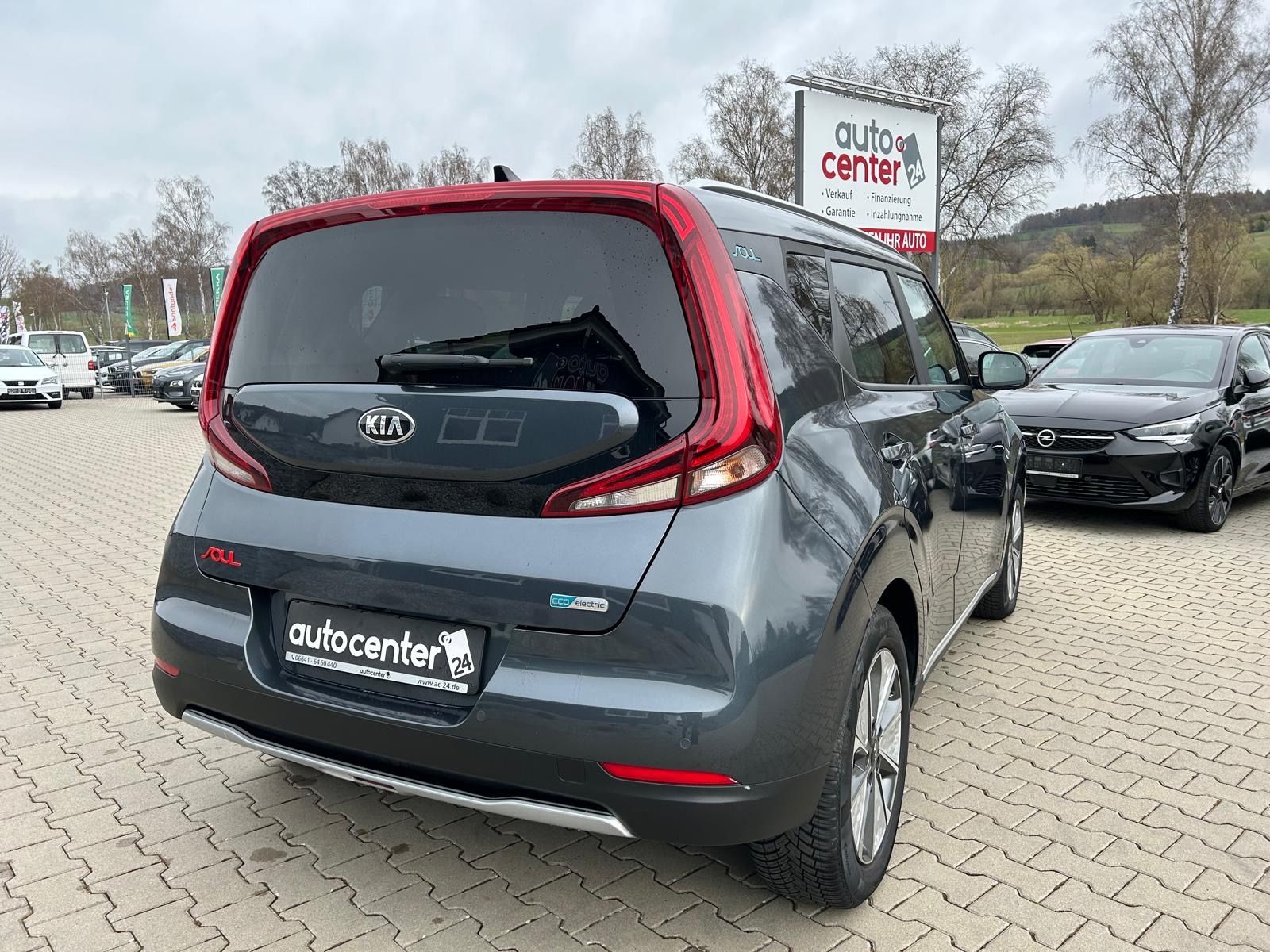 Fahrzeugabbildung Kia e-Soul Spirit°64 kWh°CCS°3 Phasen°SOH 97,2%°1Hnd