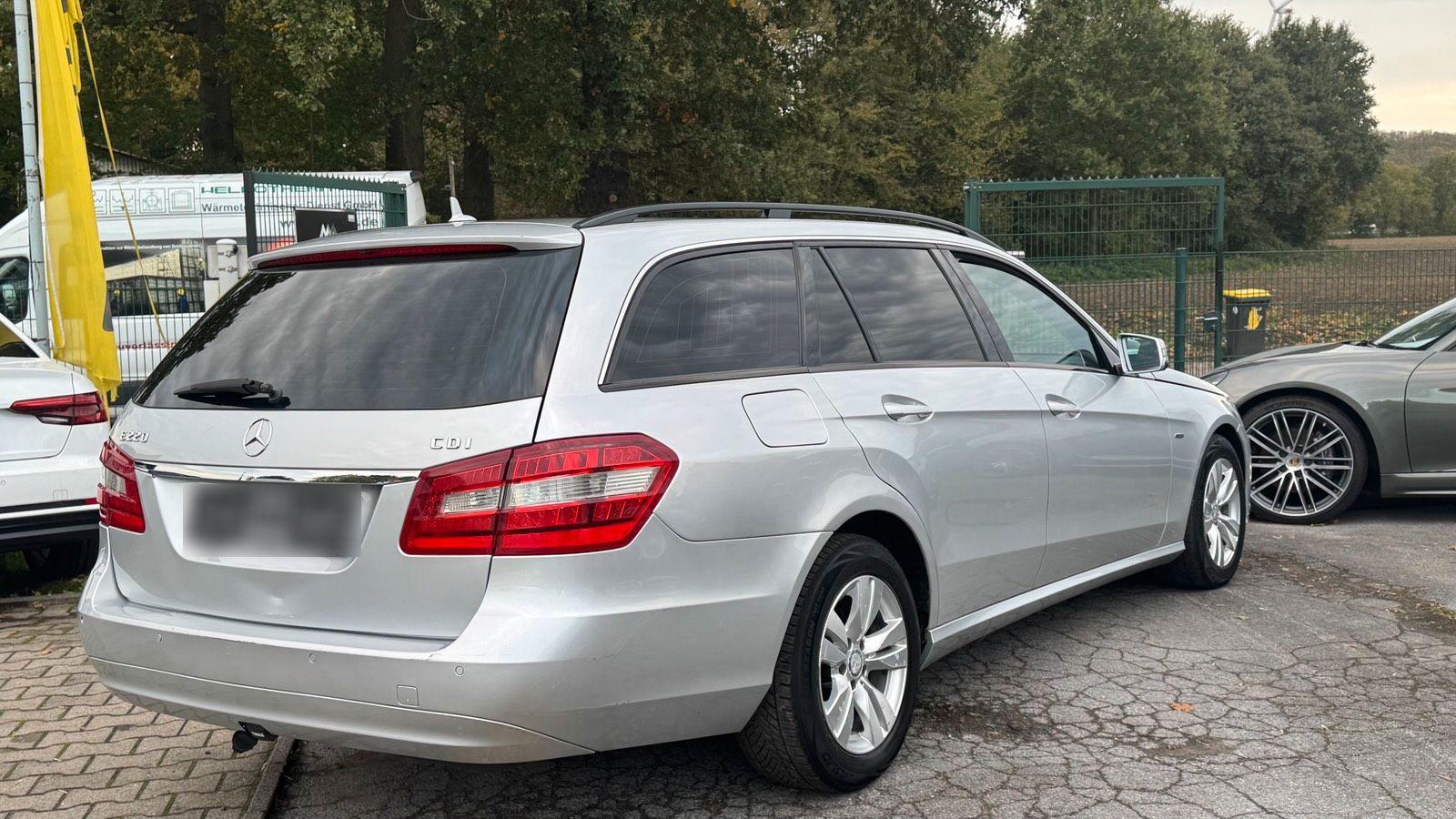 Mercedes-Benz E220 2010 — photo 7