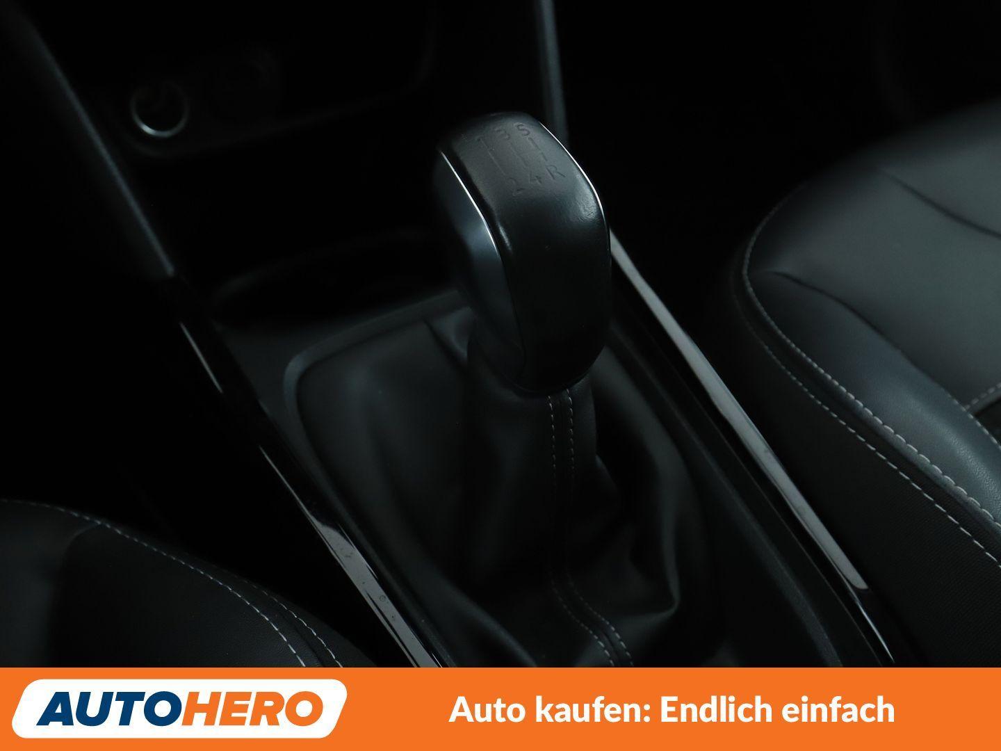 Peugeot 2008 1.2 PureTech Allure*NAVI*TEMPO*CAM*PDC*SHZ*