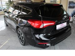 Fahrzeugabbildung Ford Focus ST-Line,Top-Ausstattung,Top-Zustand