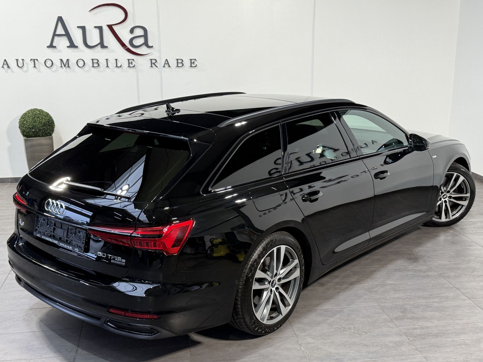 Fahrzeugabbildung Audi A6 Avant 50 TFSI e Qu S-Line NAV+LED+PANO+AHK+VC