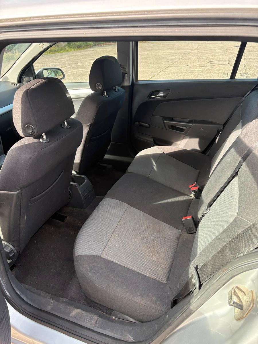 Opel Astra 2005 — photo 9