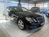 Mercedes-Benz E 220 CDI AVANTGARDE*AUT*STHEIZ*XEN*TEMP* - gebrauchte Mercedes-Benz E 220 aus dem Jahr 2010