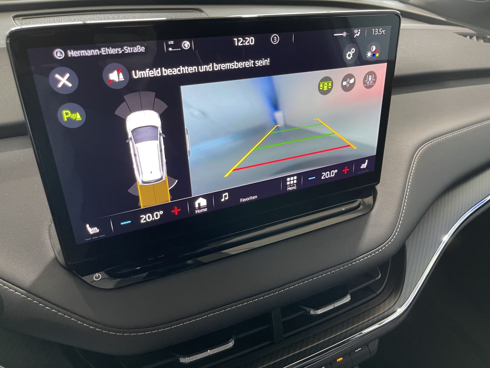 Fahrzeugabbildung SKODA Enyaq Sportline*AHK*Matrix*Alcantara**HUD*WP*