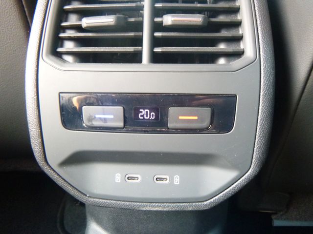 Fahrzeugabbildung Seat Leon Sportstourer 2.0 TDI >FR/Voll-LED/KAM/NAVI<