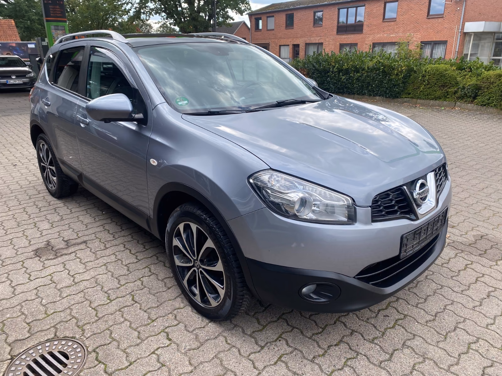 Nissan Qashqai2.0 d Ci ALL-MODE 4x4 360 Automatik TÜV