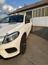 Mercedes-Benz GLE 43 AMG  - weiße Mercedes-Benz GLE 43 AMG
