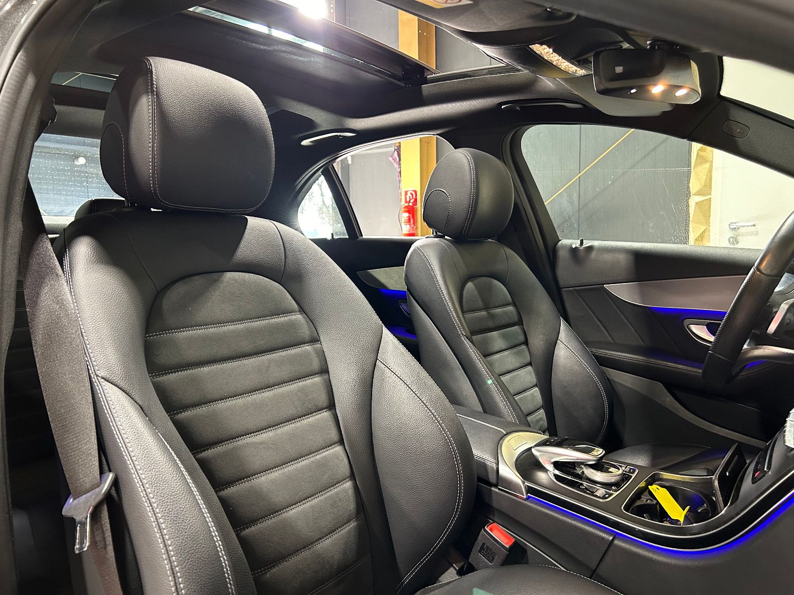 Fahrzeugabbildung Mercedes-Benz C 220 d/AMG-PAKET/PANO/ACC/360°/APPLE
