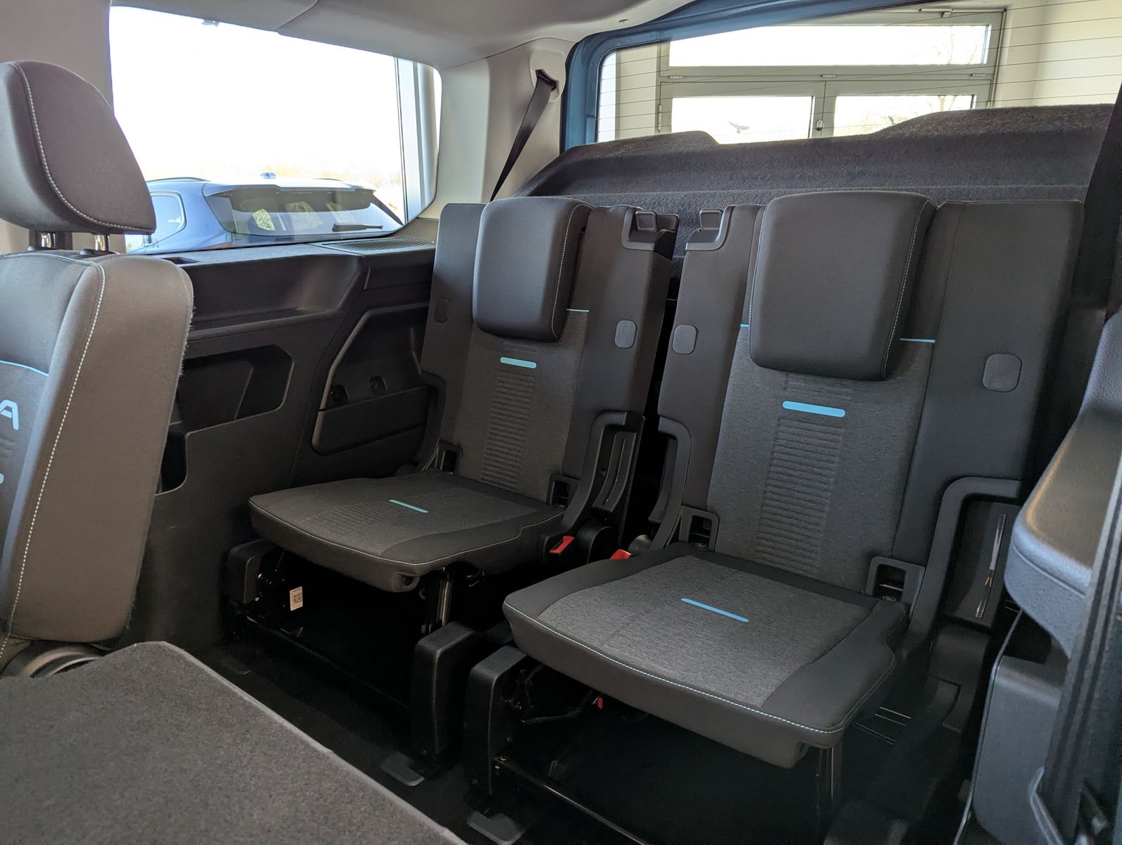 FORD Tourneo Connect L2 Active 7-Sitz Bi-LED Pano AHK - Image 13