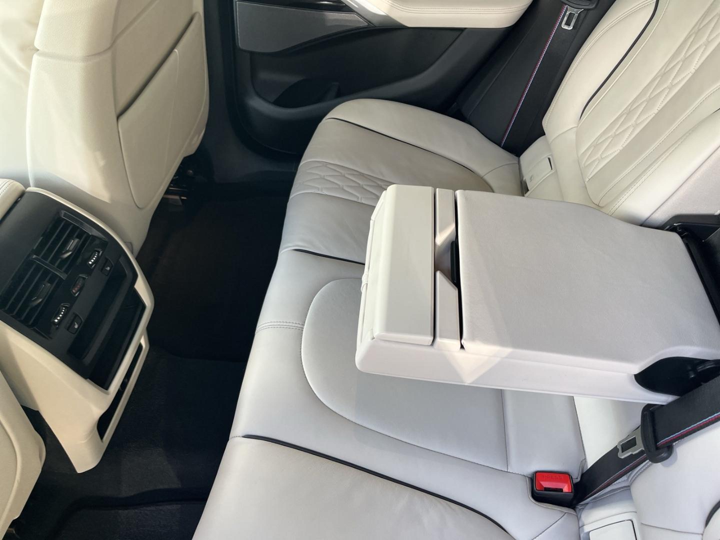 BMW X6 M60 i xDrive/M Sport Pro/StandHZG/AHK/Leder