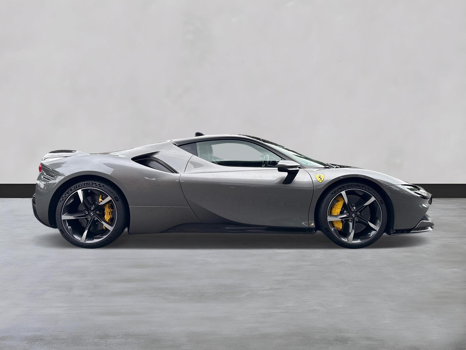 Ferrari SF90 Stradale *Assetto Fiorano*CarPlay*Kamera*