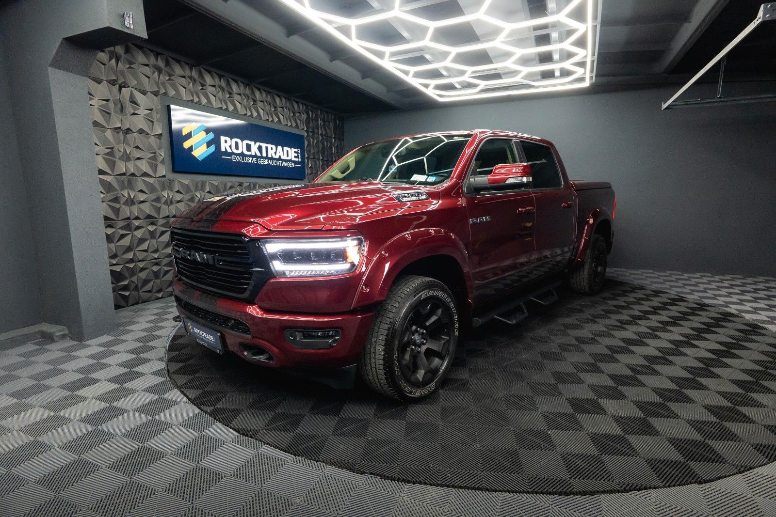 Fahrzeugabbildung Dodge RAM 5.7 V8 HEMI 4x4 OFFROAD Night AXLE LOCK 19%