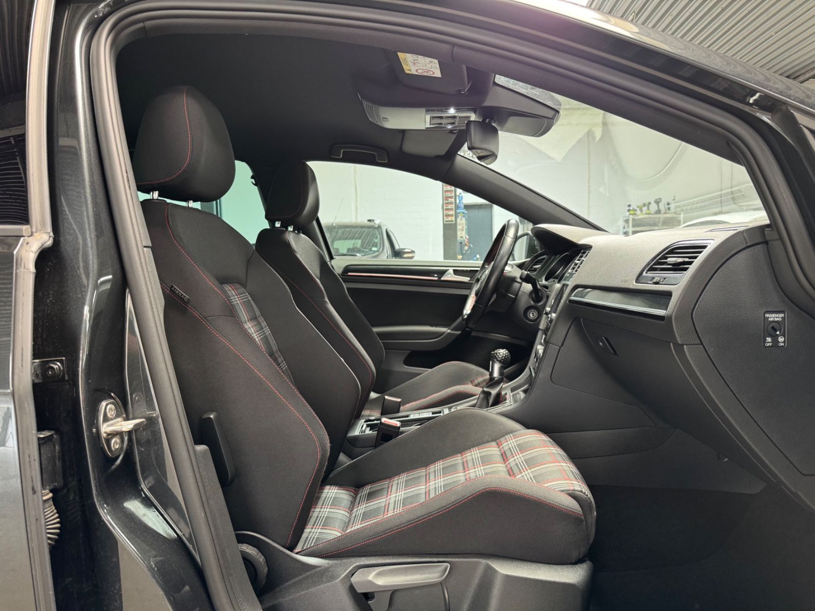 Volkswagen Golf VII Lim. GTI BMT Navi SHZ Klima Tempo foto 11