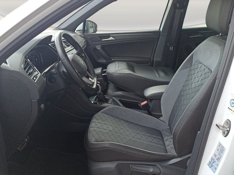 Fahrzeugansicht 8 Fahrzeugabbildung Volkswagen Tiguan 2.0 TDI R-Line DSG ACC+MATRIX-LED+NAVI+K