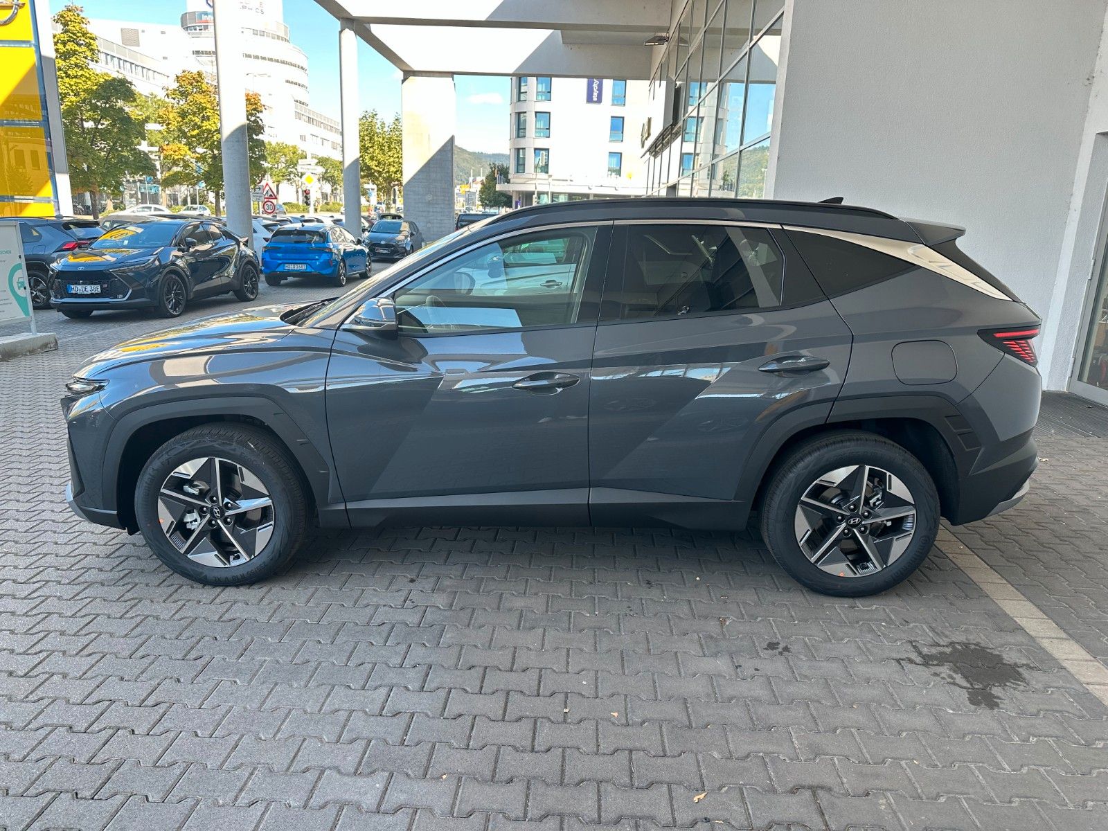 Fahrzeugabbildung Hyundai TUCSON HEV 215PS MY25 Trend