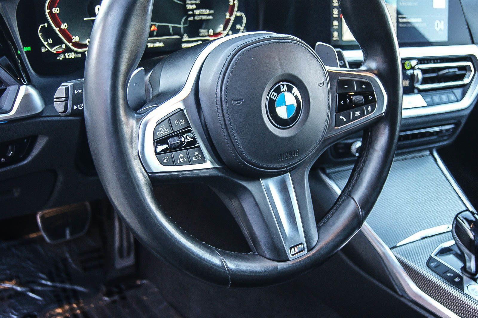 Fahrzeugabbildung BMW 330 e Touring xDrive Aut. M-SPORT H&K ANHZV LIVE