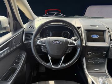 Ford S-Max - 12