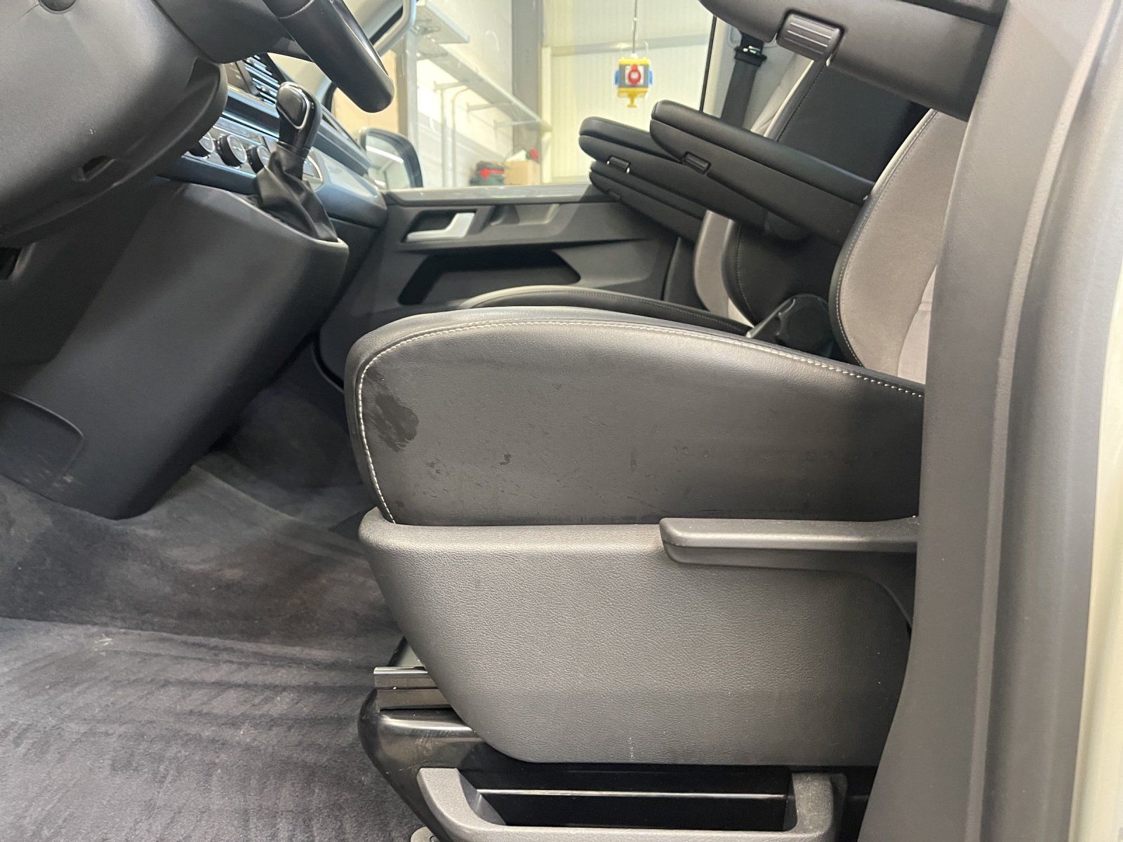 Volkswagen T6.1 Multivan 2.0 TDI FWD Generation Six foto 10