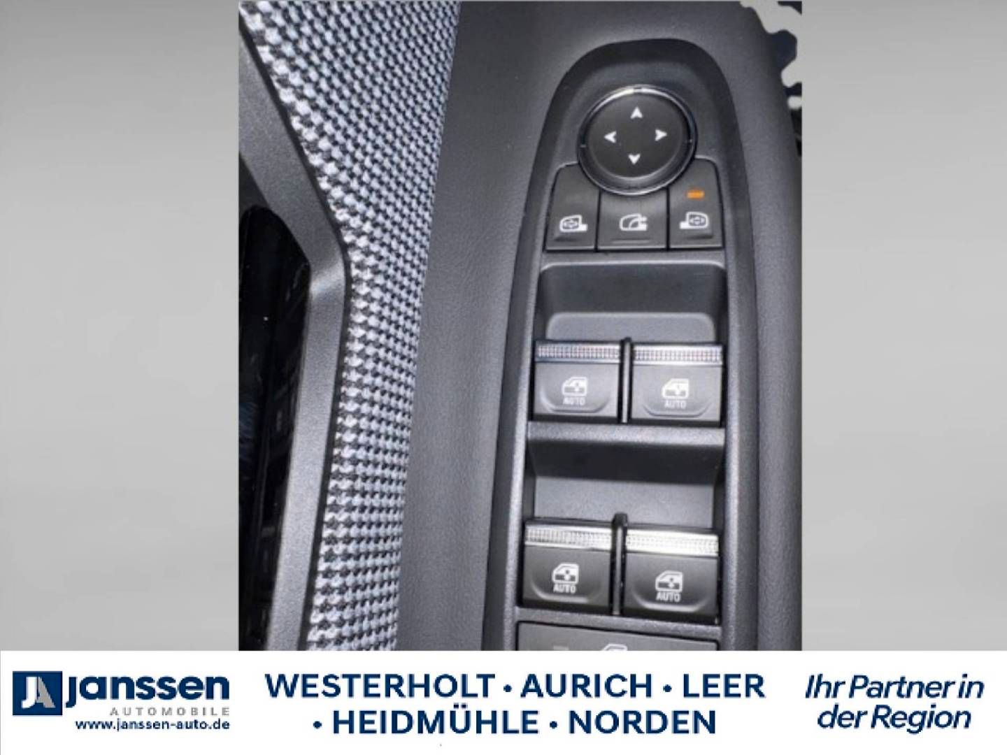 Fahrzeugabbildung Renault 4 E-Tech elektrisch Iconic 150 Comfort Range