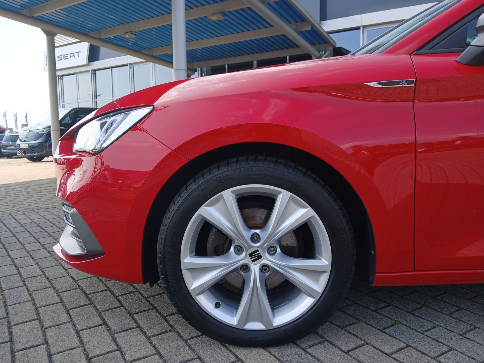 Fahrzeugabbildung SEAT Leon TSI FR-Line LED AHK GRA RFK LM