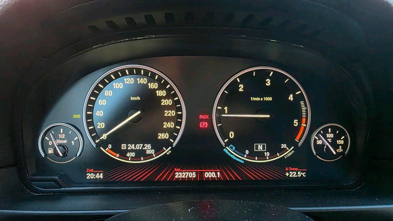 BMW 520 2011 — photo 12