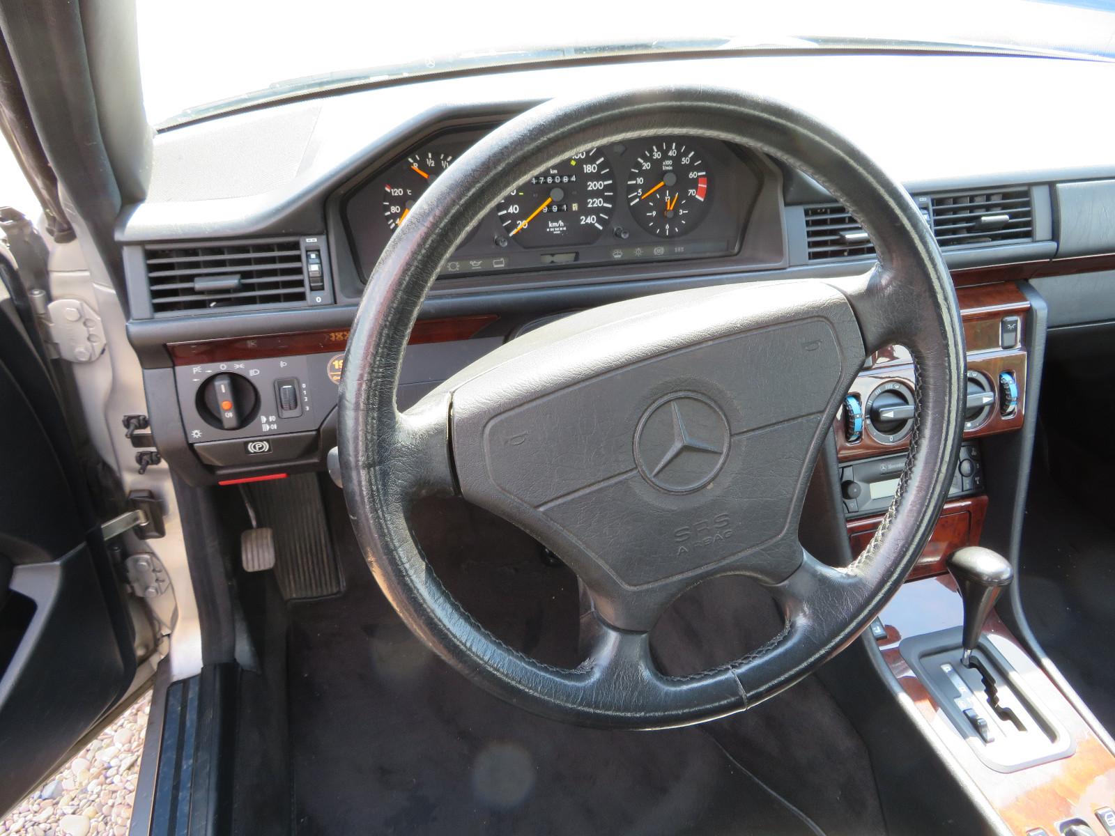 Mercedes-Benz CE 220