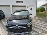 Mercedes-Benz B 200  d URBAN PROGRESSIVE-PAKET DISTRONIC PLUS - Mercedes-Benz B 200: Limousine