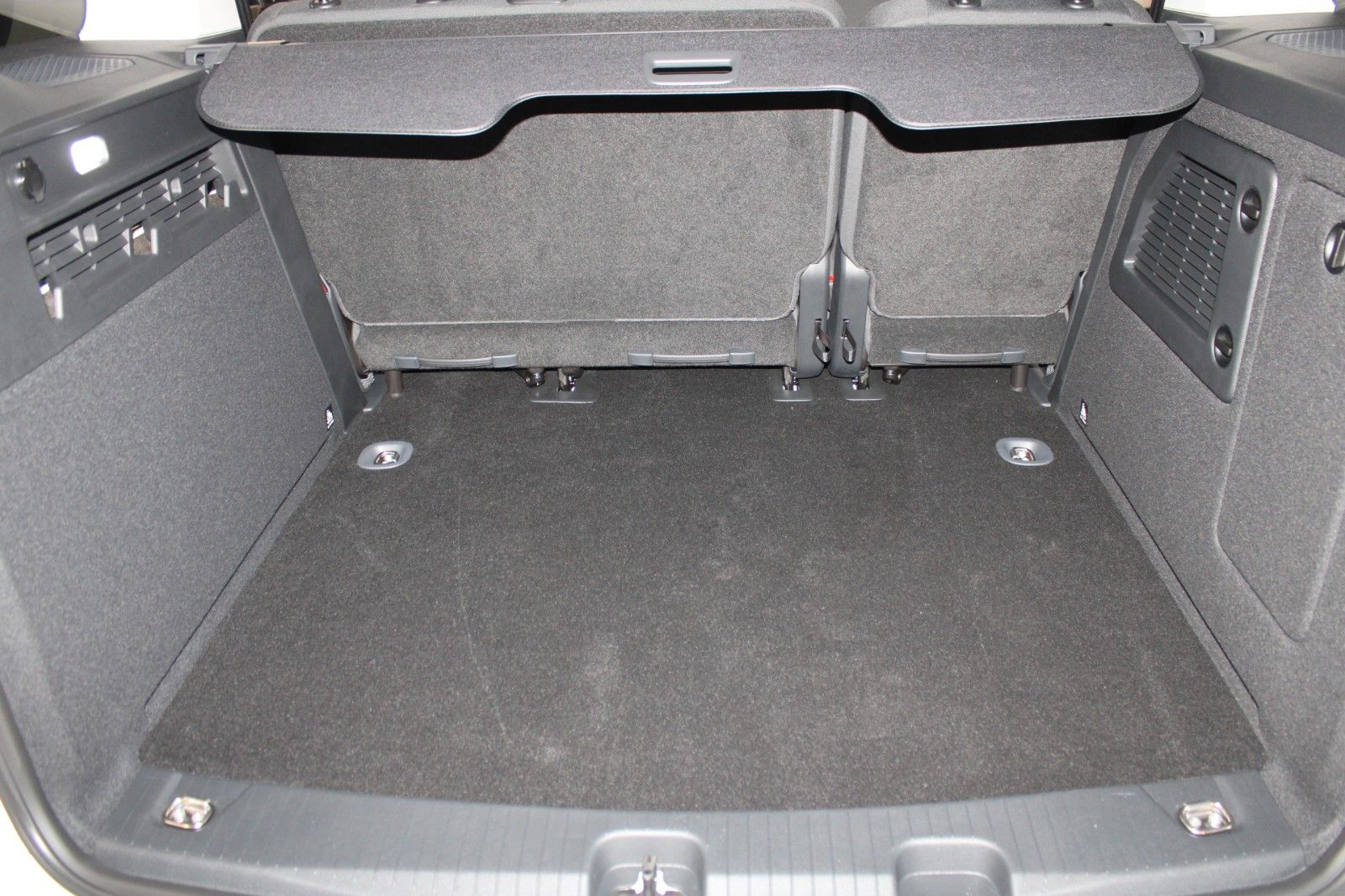Fahrzeugabbildung Ford Tourneo Connect PHEV Titanium LED IAAC WinterP.