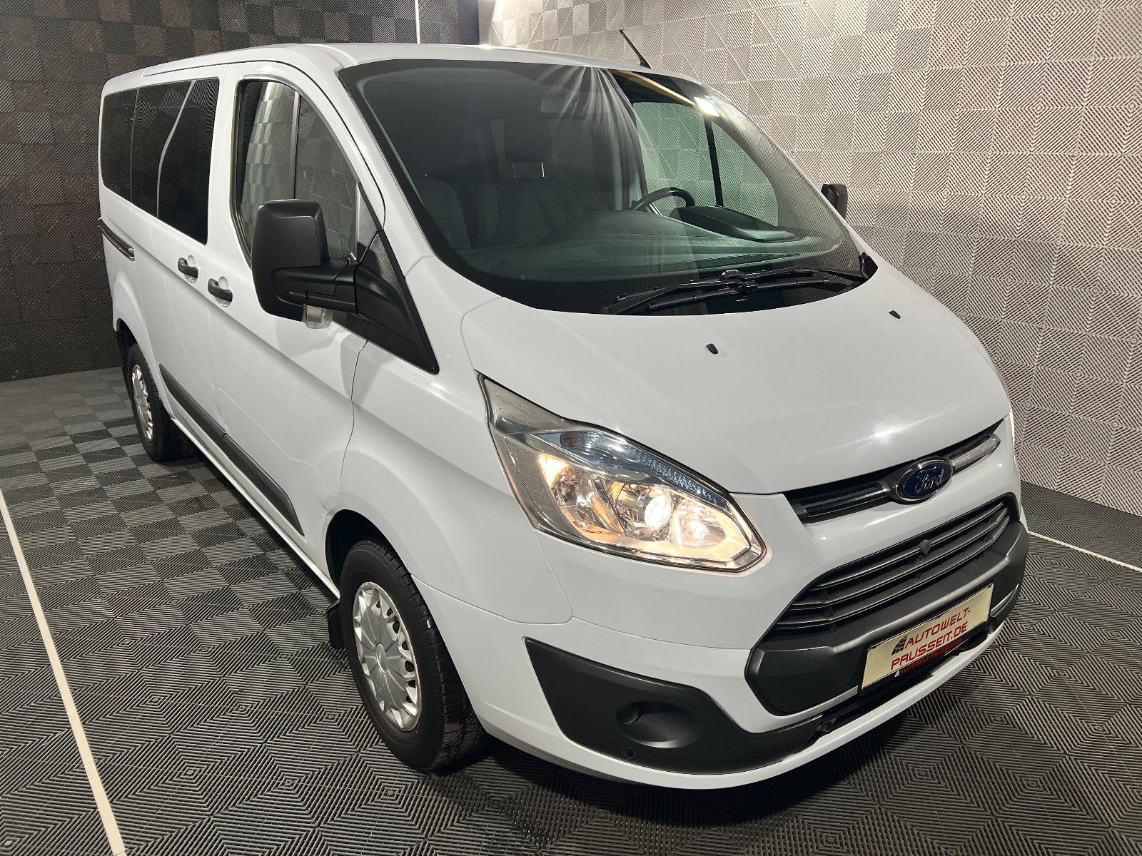 Gebrauchtwagen Ford Transit Custom Transit Custom Kombi 300 L1 Trend*PDC*FORD SYNC in Horb am Neckar