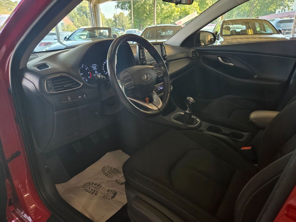 Hyundai i30 Intro HU AU NEU – Ansicht 9
