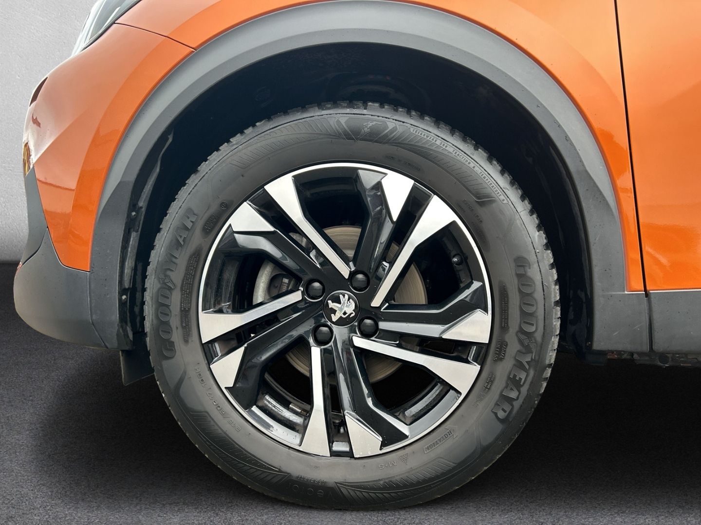 Fahrzeugabbildung Peugeot 2008 Allure 1.2 PureTech 130 EU6d GT- Line *AHK*