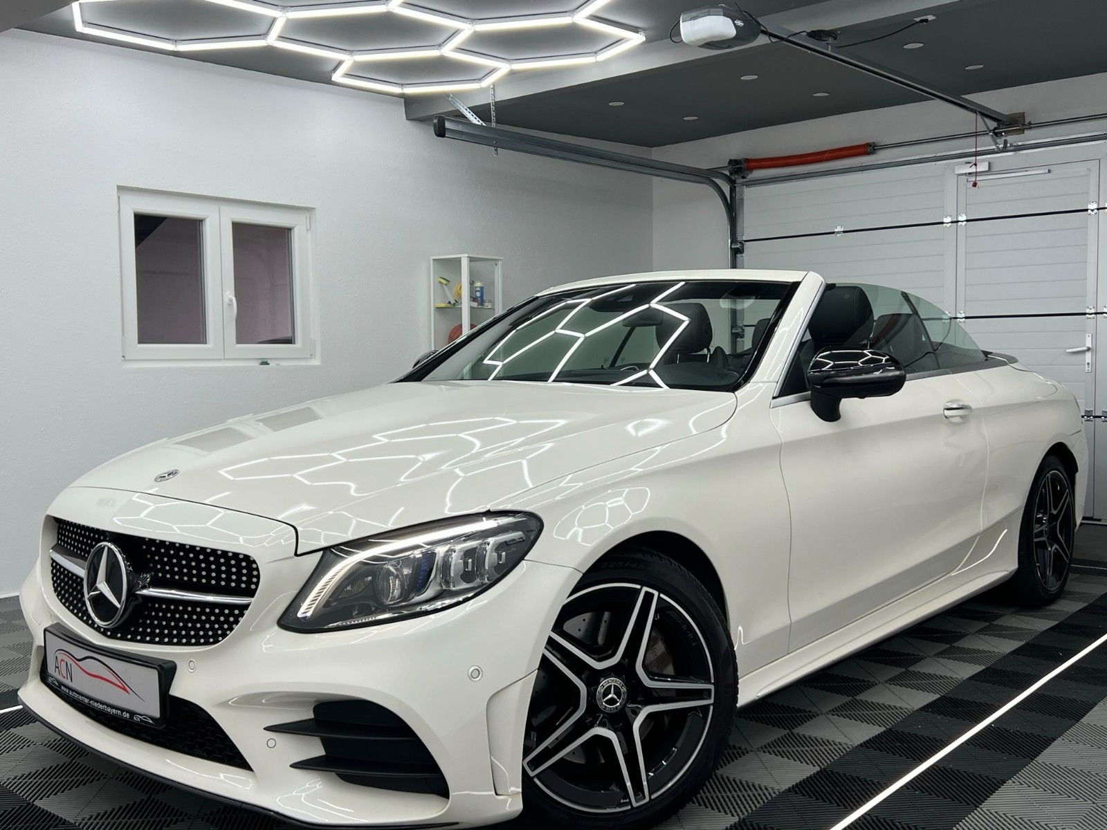 Fahrzeugabbildung Mercedes-Benz C 300 Cabrio AMG-LINE/VRTL COCPIT/360*/BURMESTER