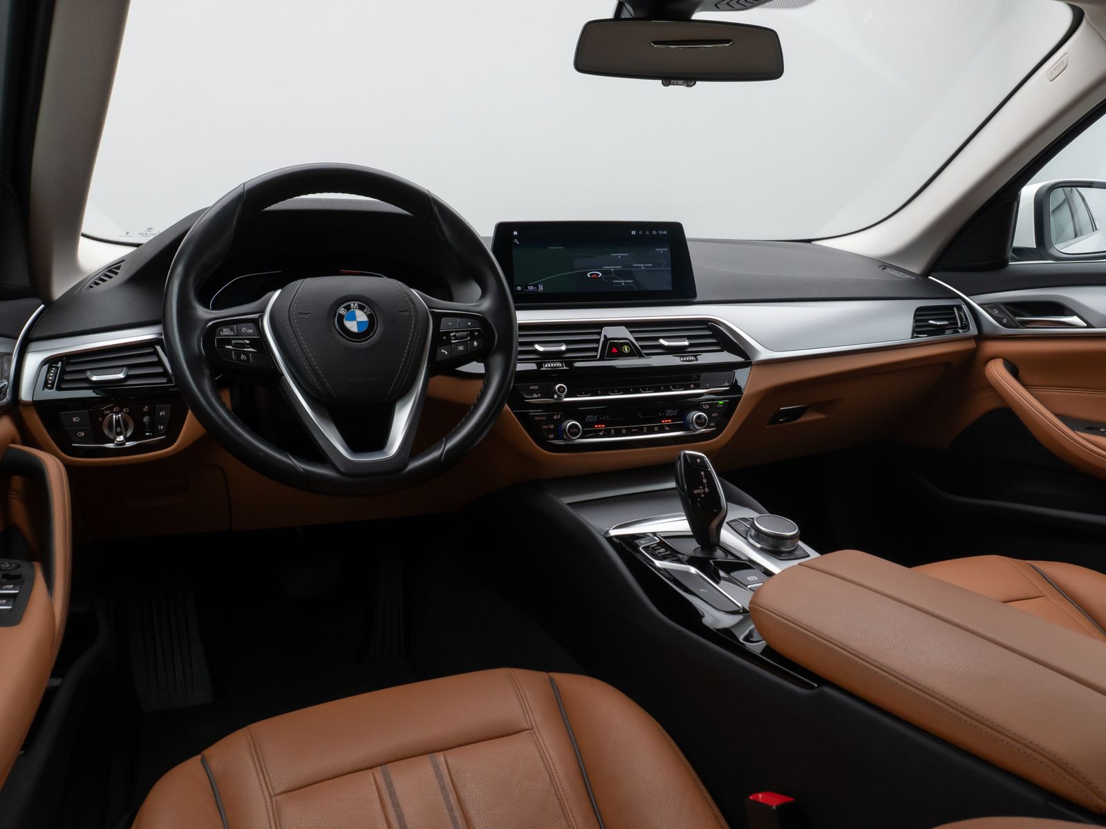 Fahrzeugabbildung BMW 520d Kamera Leder HiFi Sport AHK Alarm Parkassis
