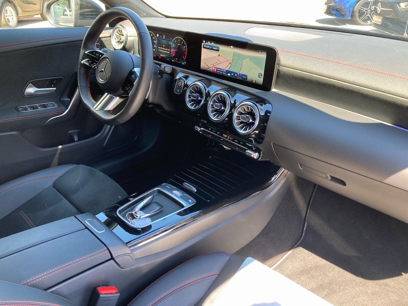 Fahrzeugabbildung Mercedes-Benz CLA 180 SB AMG Line*LED*Kamera*CarPlay*18"*Easy*