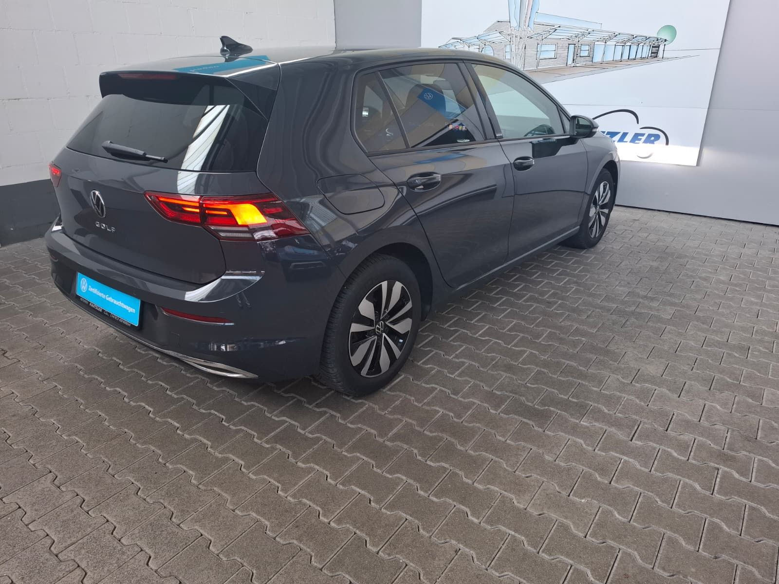 Fahrzeugabbildung Volkswagen Golf VIII Lim. Move 1,0 TSI +Kamera +Sitzheizung